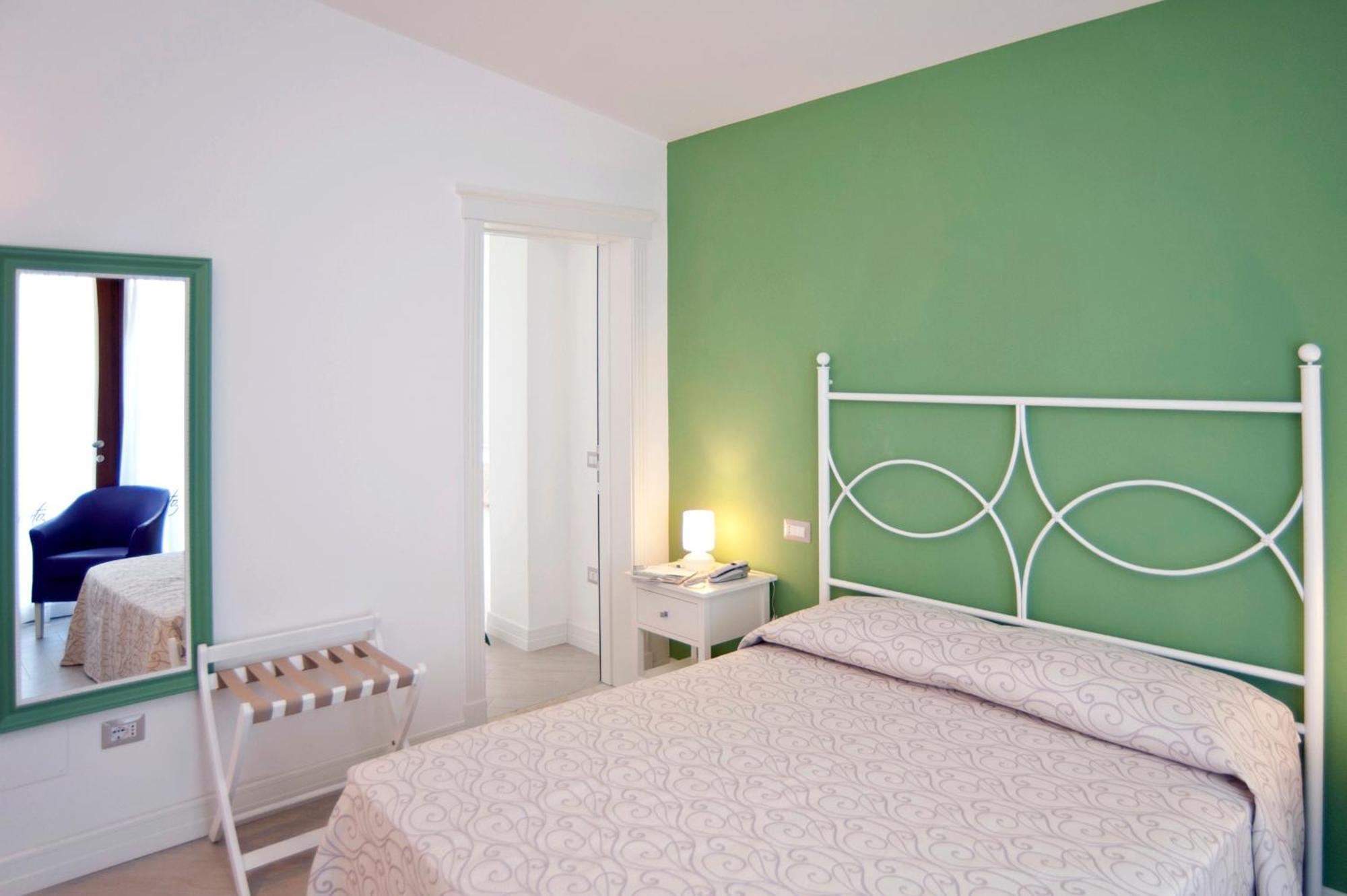 Hotel Residence Il Porto Mattinata Zimmer foto